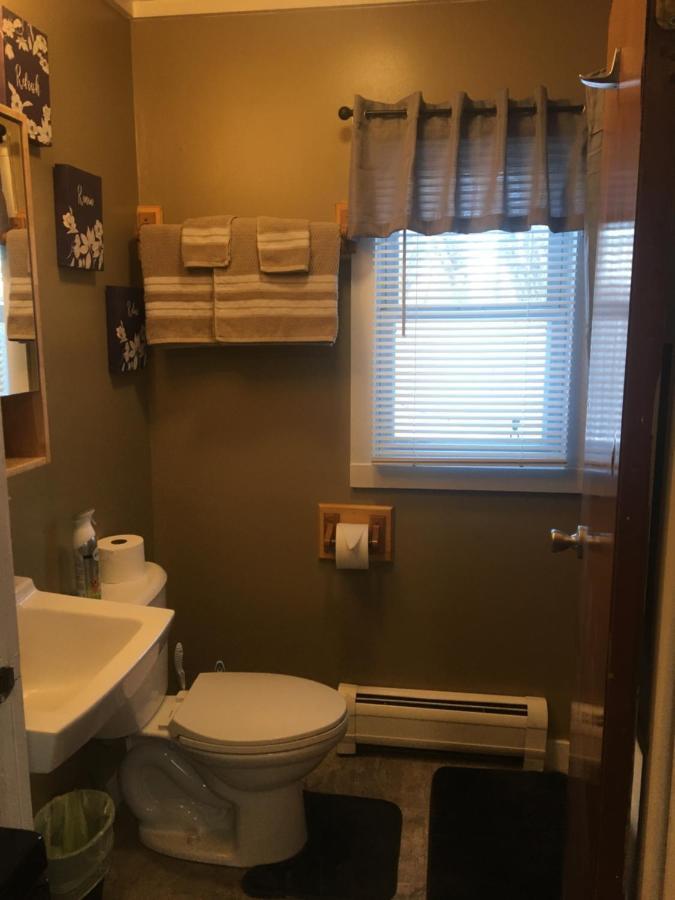Home Away From Home, Recently Renovated North Troy Buitenkant foto