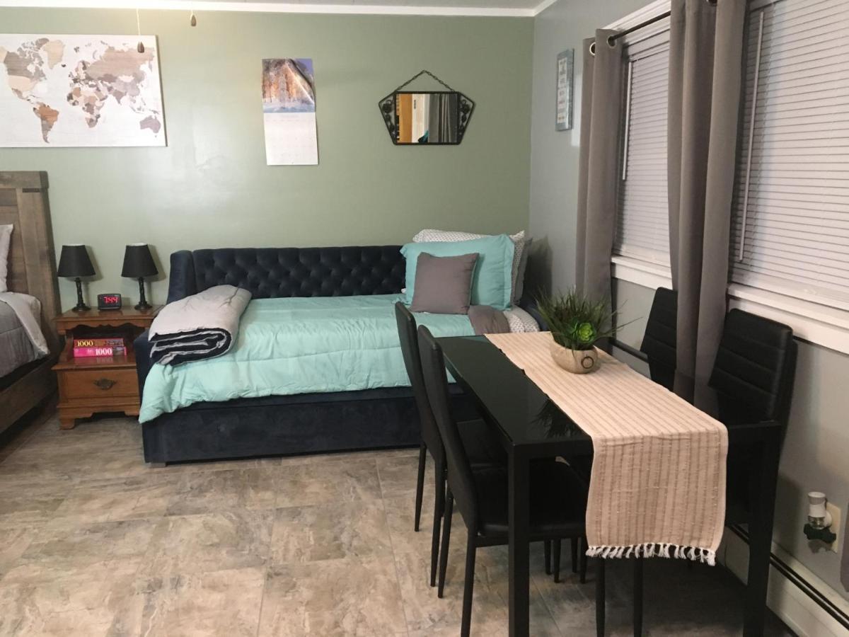Home Away From Home, Recently Renovated North Troy Buitenkant foto